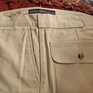 TOMMY HILFIGER CHINO PANTS